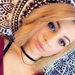 Meet your Posher, Alicia